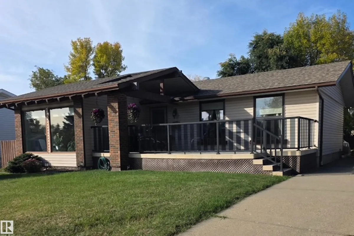 8612 176 ST NW exterior