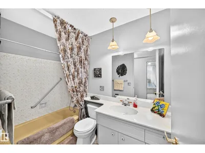 8612 176 ST NW photo 10