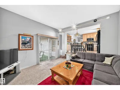 8612 176 ST NW photo 5