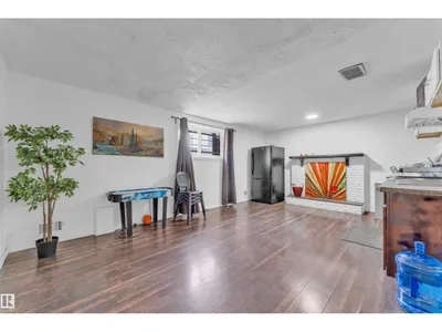 2416 35 ST NW photo 24