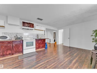 2416 35 ST NW photo 25
