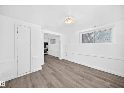 11014 95 ST NW photo 29