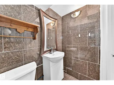 11014 95 ST NW photo 40