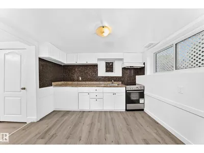 11014 95 ST NW photo 23