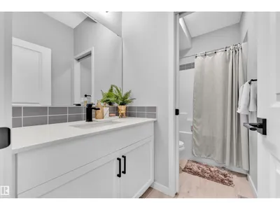6364 174 AV NW photo 8
