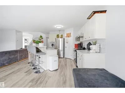 714 87 Street SW photo 10