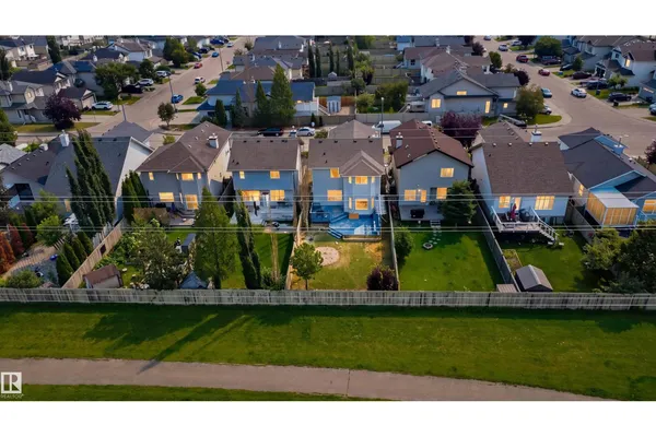 714 87 Street SW photo 3
