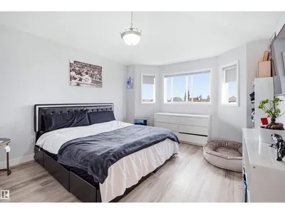 714 87 Street SW photo 31