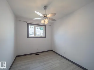 7328 183b ST NW photo 16