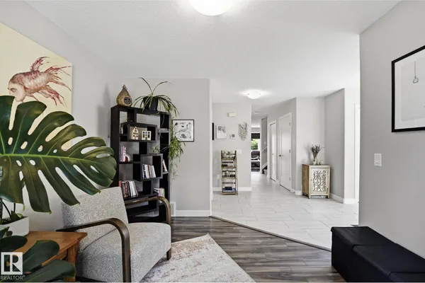 10245 152 ST NW photo 2