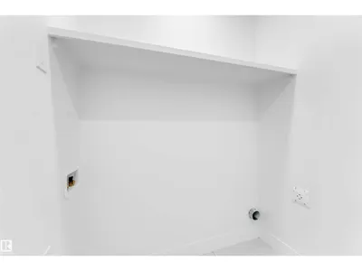 22538 83A AV NW photo 38
