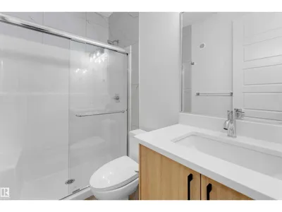 22538 83A AV NW photo 37