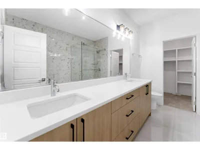 22538 83A AV NW photo 35