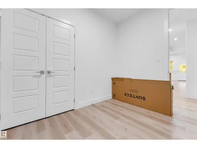 22538 83A AV NW photo 12