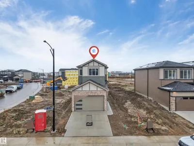 22538 83A AV NW photo 4