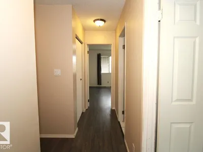 11393 22 AV NW photo 16