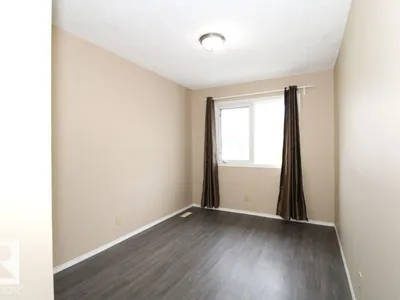 11393 22 AV NW photo 25