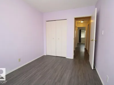 11393 22 AV NW photo 27