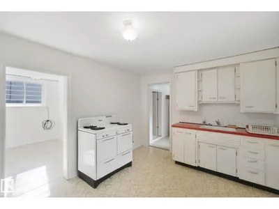 11946 70 ST NW photo 18