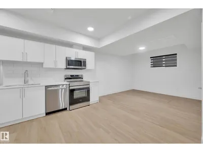 74 PENN PL photo 38