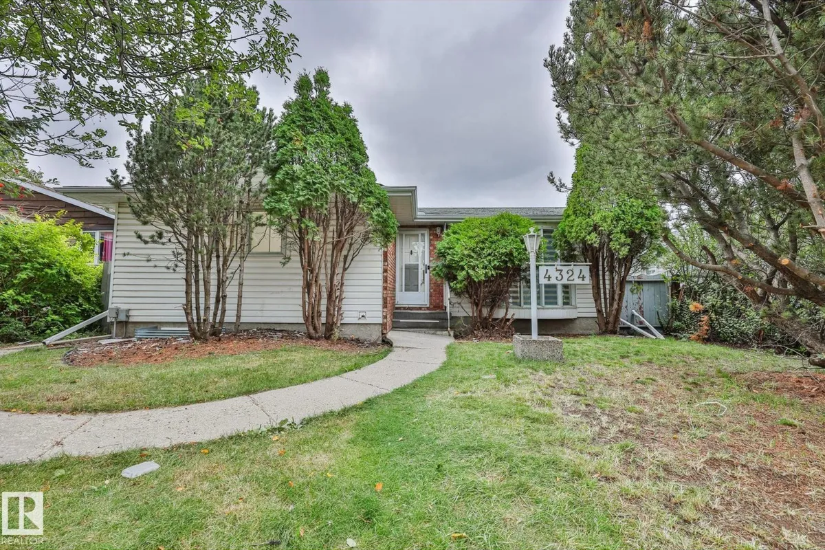 4324 70 ST NW exterior