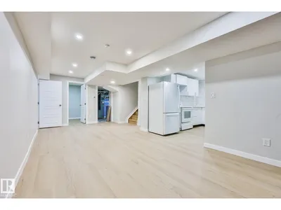 4324 70 ST NW photo 20