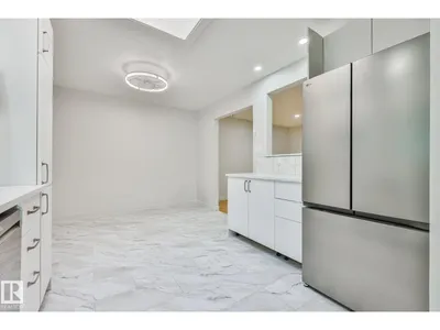 4324 70 ST NW photo 9