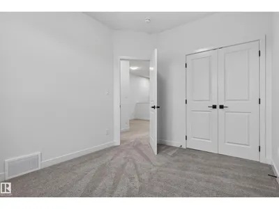 99 Westwind DR photo 43