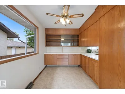 8424 70 ST NW photo 16