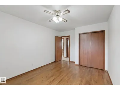 8424 70 ST NW photo 36