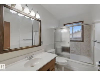 8424 70 ST NW photo 25