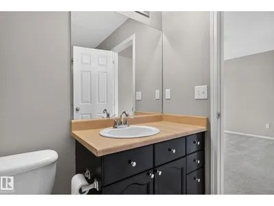8923 173 AV NW photo 35