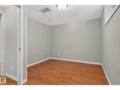 8923 173 AV NW photo 45