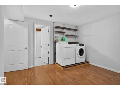8923 173 AV NW photo 51