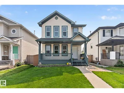 8923 173 AV NW photo 59