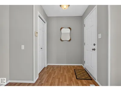 8923 173 AV NW photo 7