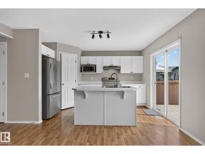 8923 173 AV NW photo 9