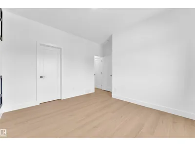 741 ASTORIA WY photo 36