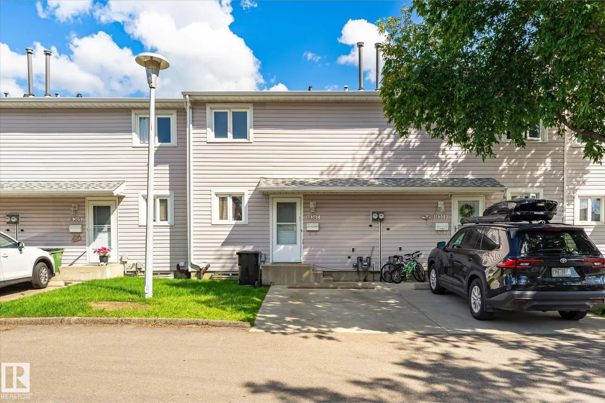 18307 66 AV NW exterior