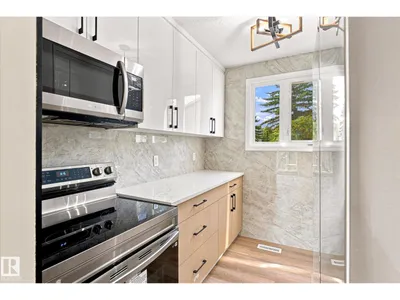 18307 66 AV NW photo 10