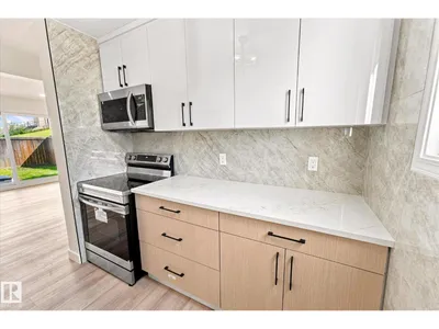 18307 66 AV NW photo 14