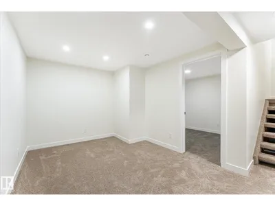 18307 66 AV NW photo 31