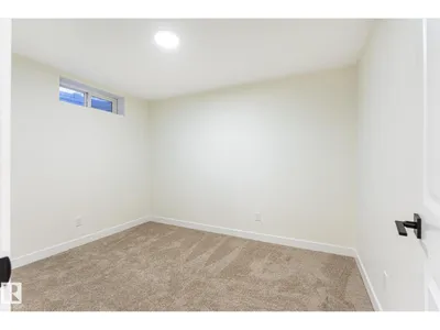 18307 66 AV NW photo 34