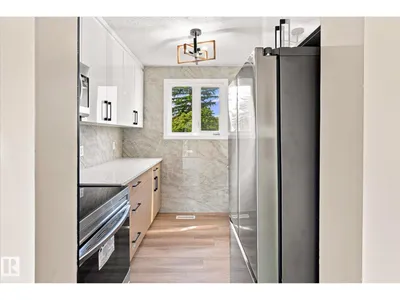 18307 66 AV NW photo 9