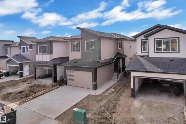 178 Munn Way photo 3