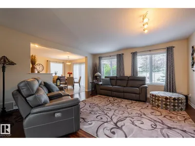 5820 7 AV SW photo 9