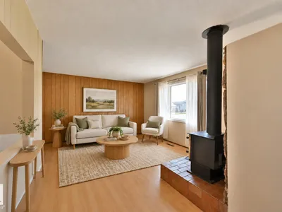 5014 54 AV photo 4