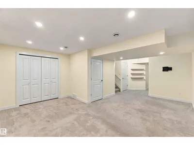3 PETER ST photo 36