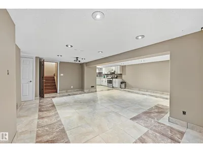 7708 158 AV NW photo 28
