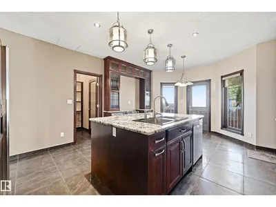 7708 158 AV NW photo 11